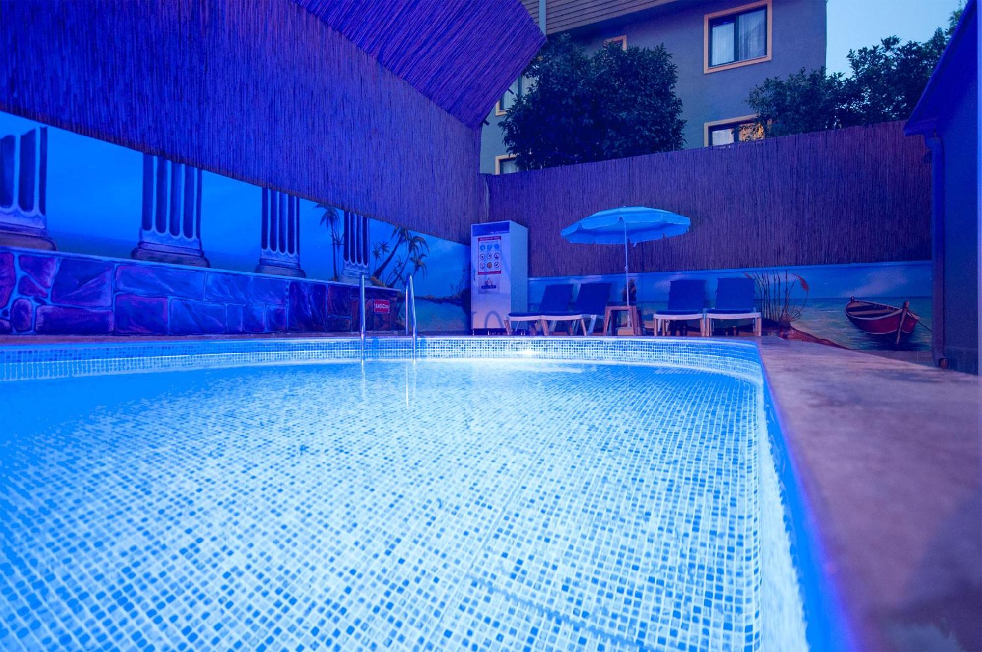Microyal Hotel Antalya Exteriör bild